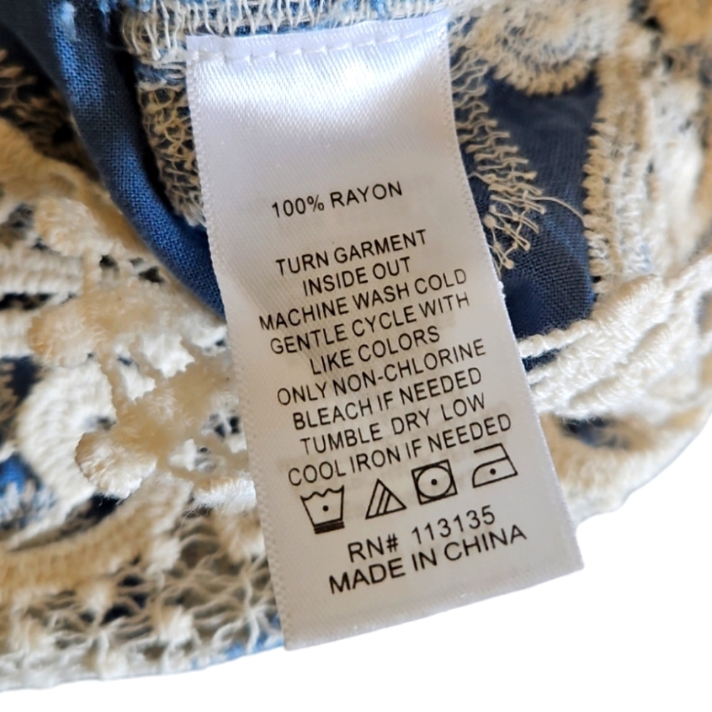 Leo & Nicole Boho Blue Ivory Embroidered Lace Peasant Tunic Blouse Rayon Sz PL - Picture 5 of 5